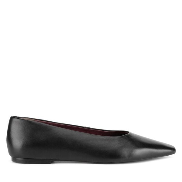 Baleriny GINO ROSSI. Czarne balerinki damskie Gino Rossi, bez wzorów, bez obcasa, bez zapięcia. Za 209.99 zł.