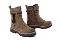 RIEKER 93068-54 green, botki damskie. Zielone botki damskie Rieker, bez wzorów, bez obcasa, bez zapięcia. Za 419.90 zł.