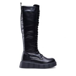 Kozaki Jenny Fairy. Czarne kozaki damskie Jenny Fairy, bez wzorów, bez obcasa, na płaskiej podeszwie, bez zapięcia. Za 249.99 zł.