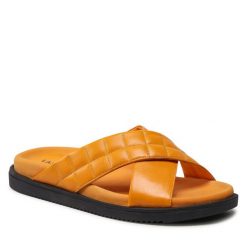 Klapki Lasocki. Czerwone klapki damskie Lasocki, bez wzorów, bez obcasa, bez zapięcia. Za 139.99 zł.