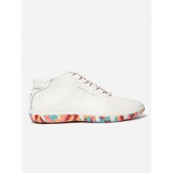 Buty sportowe damskie TBS Mid-cut. Białe obuwie sportowe damskie TBS, bez wzorów, bez zapięcia. Za 480.50 zł.