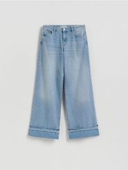 Jeansy wide leg z podwiniętą nogawką - niebieski. Niebieskie jeansy damskie Reserved, bez wzorów, z bawełny. Za 159.99 zł.