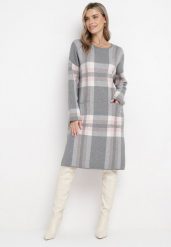 Szara Sukienka Sweterkowa Ozdobiona Wzorem w Szeroką Kratę Arifima. Szare sukienki damskie Born2be, l, bez wzorów, bez kołnierzyka, bez ramiączek, midi. Za 69.99 zł.