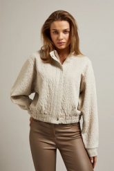 Rozpinana bluza beżowa. Brązowe bluzy damskie MOODO, m, bez wzorów, z elastanu, bez ramiączek, bez kaptura. W wyprzedaży za 59.99 zł.