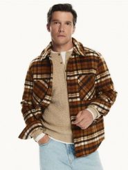 Koszula regular fit z domieszką wełny - brązowy. Brązowe koszule męskie Reserved, l, bez wzorów, z dzianiny, bez kołnierzyka, bez ramiączek. Za 179.99 zł.