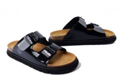 DR. BRINKMANN 700699-01 schwarz, klapki damskie. Czarne klapki damskie Dr. Brinkmann, na lato, bez wzorów, bez obcasa, bez zapięcia. Za 263.42 zł.