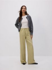 Jeansy wide leg z lyocellu - zielony. Zielone jeansy damskie Reserved, bez wzorów, z jeansu. Za 139.99 zł.