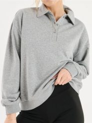 Bluza z kołnierzykiem - szary. Szare bluzy damskie Sinsay, l, bez wzorów, bez ramiączek, bez kaptura. W wyprzedaży za 24.99 zł.