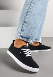 Czarne Tenisówki Vices w Klasycznym Stylu Telanisea. Czarne trampki i tenisówki damskie Born2be, bez wzorów, bez zapięcia. Za 44.99 zł.
