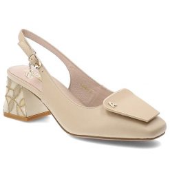 Czółenka damskie Artiker, cholewka ze skóry naturalnej zabudowany nosek pasek na pięcie z regulowaną klamrą, beżowe, 58C0672. Brązowe czółenka damskie Artiker, na lato, bez wzorów, ze skóry, eleganckie, bez obcasa, na obcasie, bez zapięcia. Za 249.00 zł.