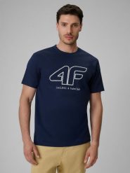 4F T-shirt regular z nadrukiem męski - granatowy L. Niebieskie koszulki sportowe męskie 4F, l, bez wzorów, z bawełny, bez kołnierzyka, bez ramiączek. Za 69.99 zł.