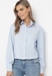Biały Bawełniany T-shirt z Cekinową Aplikacją w Kształcie Kokardy Tenuria. Białe t-shirty damskie Renee, m, z aplikacjami, z bawełny, eleganckie, bez kołnierzyka, bez ramiączek. W wyprzedaży za 27.99 zł.