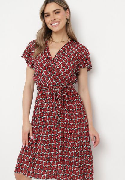 Czerwona Sukienka z Wiskozy z Kopertowym Dekoltem i Gumką w Talii Moanalise. Czerwone sukienki damskie Born2be, na lato, m, bez wzorów, z wiskozy, bez kołnierzyka, bez ramiączek, kopertowe. Za 59.99 zł.