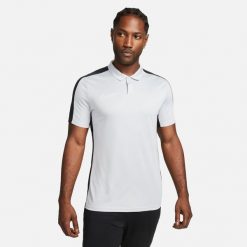 Koszulka sportowa męska Nike Drifit Academy. Białe koszulki sportowe męskie Nike, l, bez wzorów, z poliesteru, bez ramiączek, do piłki nożnej. Za 215.00 zł.