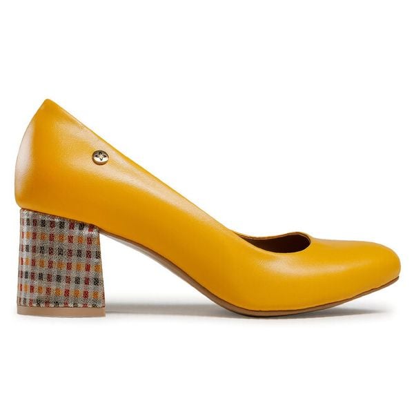 Czółenka Maciejka. Żółte czółenka damskie Maciejka, bez wzorów, bez obcasa, bez zapięcia. Za 299.99 zł.