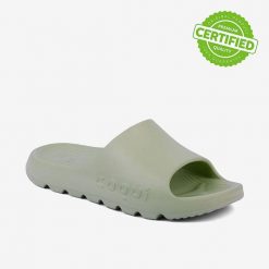 Klapki damskie Coqui Lou. Zielone klapki damskie Coqui, bez wzorów, z materiału, bez obcasa, na płaskiej podeszwie, bez zapięcia. Za 123.99 zł.