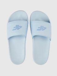Klapki damskie 4F 4FRSS26FSLIF062. Niebieskie klapki damskie 4F, bez wzorów, z gumy, wakacyjne, bez obcasa, bez zapięcia. Za 59.99 zł.