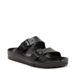 Klapki Birkenstock. Czarne klapki damskie Birkenstock, bez wzorów, bez obcasa, bez zapięcia. Za 249.99 zł.