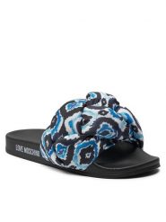 LOVE MOSCHINO Klapki JA28312G0IIW210A Niebieski. Niebieskie klapki damskie Love Moschino, bez wzorów, z materiału, bez obcasa, bez zapięcia. Za 619.99 zł.