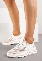 Białe Siateczkowe Buty Sportowe Sneakersy na Grubej Tłoczonej Podeszwie Telarienna. Białe obuwie sportowe damskie Born2be, bez wzorów, z jeansu, bez zapięcia. Za 69.99 zł.