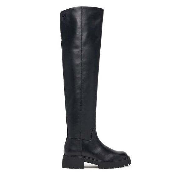 Muszkieterki Calvin Klein. Czarne kozaki damskie Calvin Klein, bez wzorów, bez obcasa, na płaskiej podeszwie, bez zapięcia. Za 1,099.00 zł.