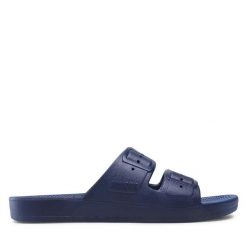 Klapki Freedom Moses. Niebieskie klapki damskie Freedom moses, bez wzorów, bez obcasa, bez zapięcia. Za 159.99 zł.