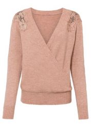 Sweter z koronkową wstawką. Czerwone swetry nierozpinane damskie bonprix, bez wzorów, z koronki, bez kołnierzyka, bez ramiączek. Za 114.99 zł.