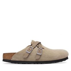 Klapki Birkenstock. Brązowe klapki damskie Birkenstock, bez wzorów, bez obcasa, bez zapięcia. Za 749.99 zł.
