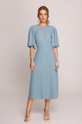 Elegancka sukienka koktajlowa z bufiastymi rękawami błękitna. Niebieskie sukienki damskie Stylove, na imprezę, s, bez wzorów, z elastanu, eleganckie, bez kołnierzyka, bez ramiączek, midi, dopasowane. Za 439.00 zł.