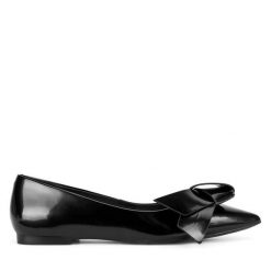 Baleriny GINO ROSSI. Czarne balerinki damskie Gino Rossi, bez wzorów, bez obcasa, bez zapięcia. Za 299.99 zł.