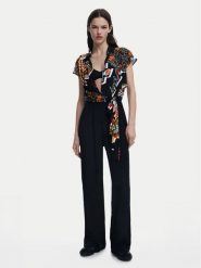 Desigual Kombinezon Paisley 25SWPW20 Czarny Regular Fit. Czarne sukienki damskie Desigual, s, bez wzorów, z wiskozy, bez kołnierzyka, bez ramiączek. Za 359.99 zł.