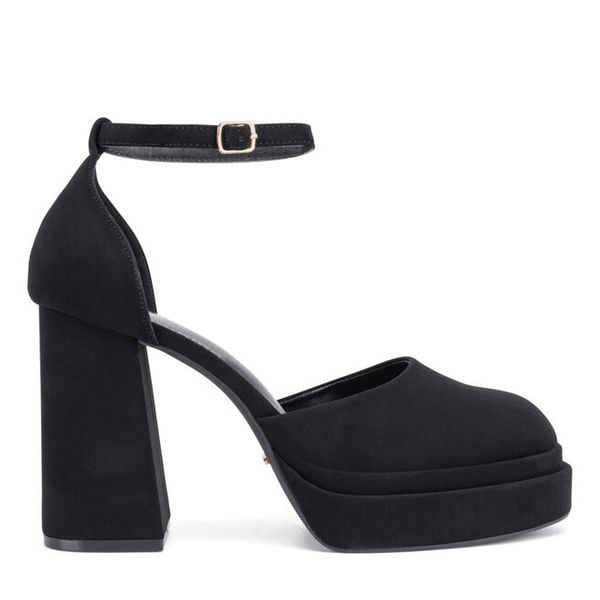 Czółenka DeeZee. Czarne czółenka damskie DeeZee, bez wzorów, bez obcasa, bez zapięcia. Za 169.99 zł.