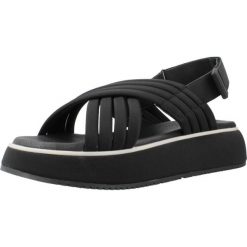 Sandały Gioseppo Model Bryher Kolor Czarny. Czarne sandały damskie Gioseppo, bez wzorów, z syntetyku, bez obcasa, bez zapięcia. W wyprzedaży za 301.05 zł.