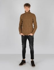 Xagon Man Sweter "Turtleneck" | A21081J10301 | Mężczyzna | Piaskowy. Swetry męskie Xagon, m, bez wzorów, z tkaniny, bez kołnierzyka, bez ramiączek. W wyprzedaży za 359.00 zł.