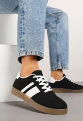 Czarne Sneakersy Tenisówki z Geometrycznymi Paskami Amolita. Czarne trampki i tenisówki damskie Born2be, z aplikacjami, z jeansu, bez zapięcia. Za 84.99 zł.
