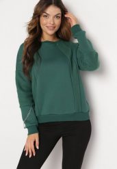 Zielona Bluza z Ozdobnym Łańcuszkiem Letonia. Zielone bluzy damskie Born2be, z aplikacjami, z bawełny, casualowe, bez ramiączek, bez kaptura. Za 89.99 zł.