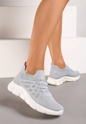 Szare Buty Sportowe Wsuwane ze Skórzaną Wkładką i Cyrkoniami Patantia. Szare obuwie sportowe damskie Born2be, z aplikacjami, z jeansu, bez zapięcia. Za 54.99 zł.