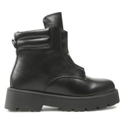 Botki Jenny Fairy. Czarne botki damskie Jenny Fairy, bez wzorów, bez obcasa, na płaskiej podeszwie, bez zapięcia. Za 139.99 zł.