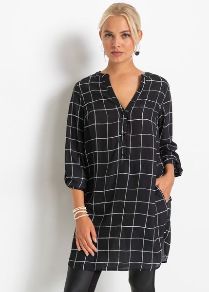 Długa bluzka. Czarne bluzki damskie bonprix, bez wzorów, eleganckie, bez kołnierzyka, bez ramiączek. Za 117.99 zł.