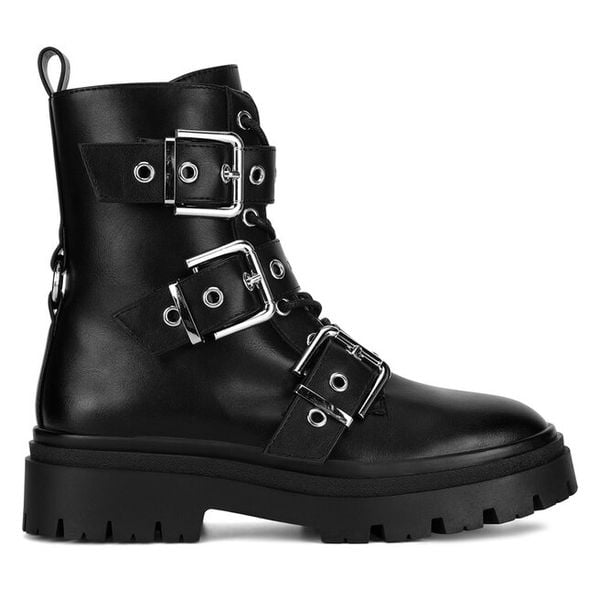 Trapery DeeZee. Czarne trapery damskie DeeZee, bez zapięcia. Za 219.99 zł.