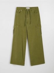 Jeansy wide leg z wiązaniem - zielony. Zielone jeansy damskie Sinsay, bez wzorów, z jeansu. Za 69.99 zł.