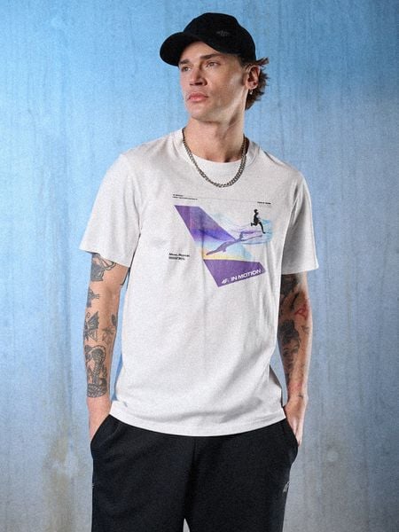 4F T-shirt regular z nadrukiem męski - biały S. Białe t-shirty męskie 4F, l, bez wzorów, z materiału, bez kołnierzyka, bez ramiączek. W wyprzedaży za 49.99 zł.