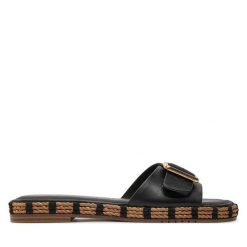 Klapki Tamaris. Czarne klapki damskie Tamaris, bez wzorów, bez obcasa, bez zapięcia. Za 179.99 zł.