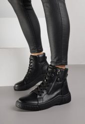 Czarne Sportowe Botki ze Sznurowaną Cholewką i Ozdobnym Suwakiem Ezilare. Czarne obuwie sportowe damskie Born2be, bez wzorów, z dzianiny, bez zapięcia. Za 129.99 zł.