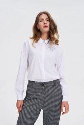 Koszula z kołnierzykiem biała. Białe koszule damskie MOODO, l, bez wzorów, z bawełny, bez kołnierzyka, bez ramiączek. Za 139.99 zł.