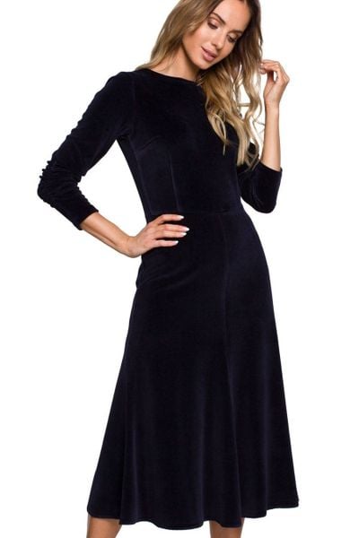 Sukienka welurowa midi rozkloszowana z rękawem 3/4 bawełniana granat. Sukienki damskie MOE, na imprezę, l, bez wzorów, z bawełny, eleganckie, bez kołnierzyka, bez ramiączek, midi, rozkloszowane. Za 309.00 zł.