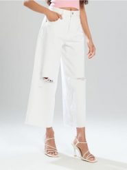 Jeansy culotte - biały. Białe jeansy damskie Sinsay, bez wzorów, z jeansu, z podwyższonym stanem. Za 79.99 zł.