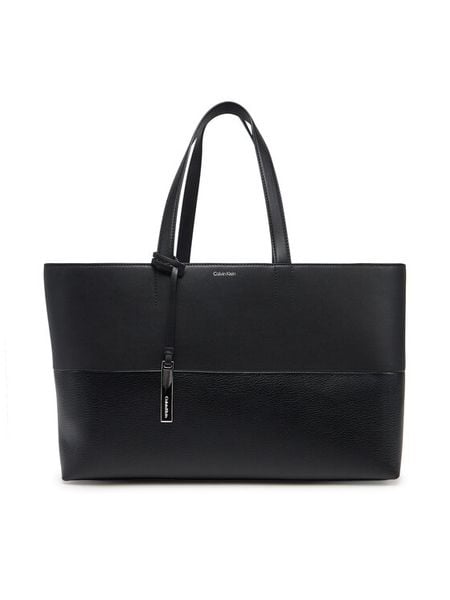 Calvin Klein Torebka Ck Mixmedia Medium Shopper K60K613011 Czarny. Czarne shopperki damskie Calvin Klein, bez wzorów, ze skóry, bez dodatków. Za 359.99 zł.