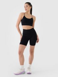 4F Legginsy kolarki bezszwowe treningowe damskie - czarne M/L. Czarne legginsy damskie 4F, bez wzorów, z dzianiny. W wyprzedaży za 59.99 zł.