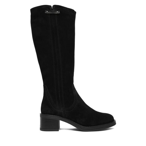 Kozaki Tamaris. Czarne kozaki damskie Tamaris, bez wzorów, bez obcasa, na słupku, bez zapięcia. Za 439.99 zł.